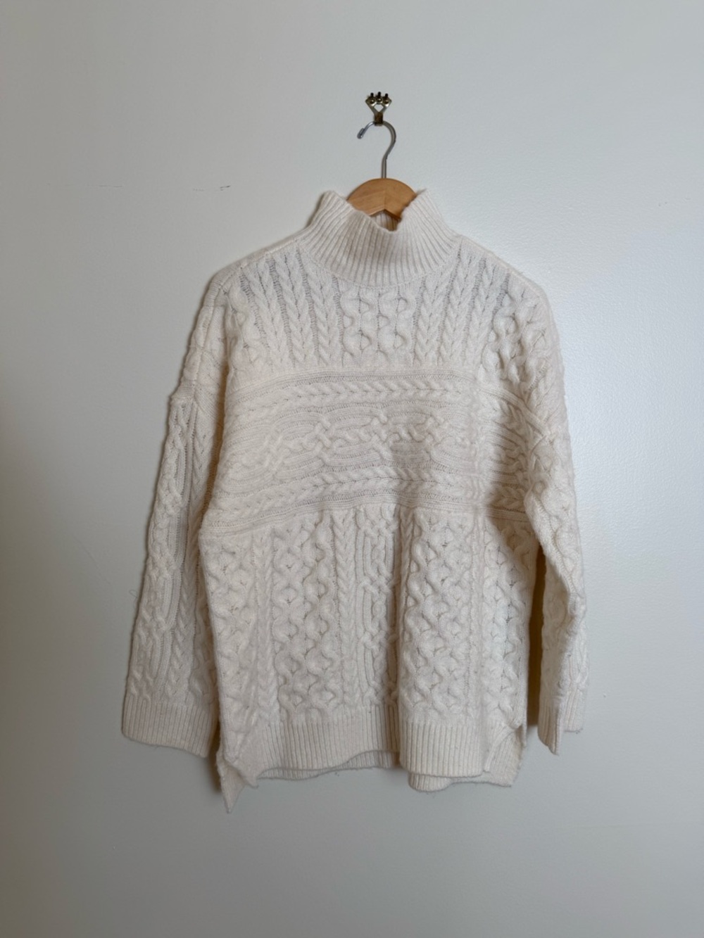 Abercrombie & Fitch Cream Cable Turtleneck Sweater
